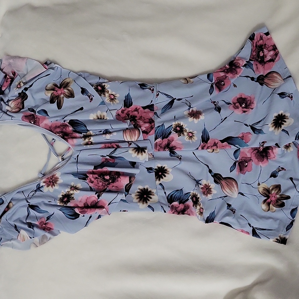 Fashion Nova Blue Floral Romper - Picture 4 of 9